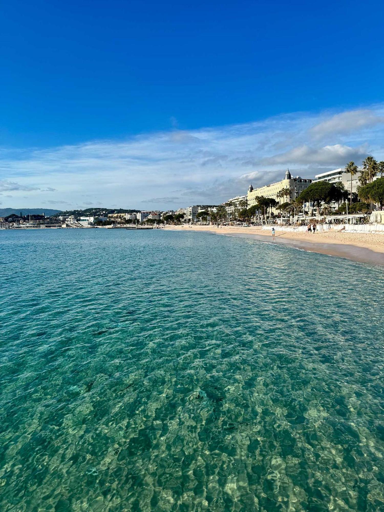 Luxury Family 2Br - Prime Location, Walk To Beach & Shopping, Sunny Balcony - Totolulu Cannes Hoche Exterior photo